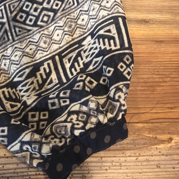 ✨5 for $25✨ Bohemian Button Navy Blouse W Polka Dot - Picture 4 of 8